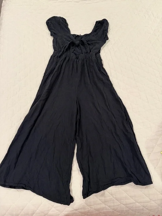 American Eagle Outfitters Black Wide-Leg Jumpsuit - Picture 1 of 3